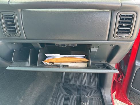 Used 2000 GMC Sierra 1500 SLE image 16