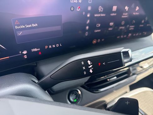 Used 2025 Buick Enclave Preferred image 23