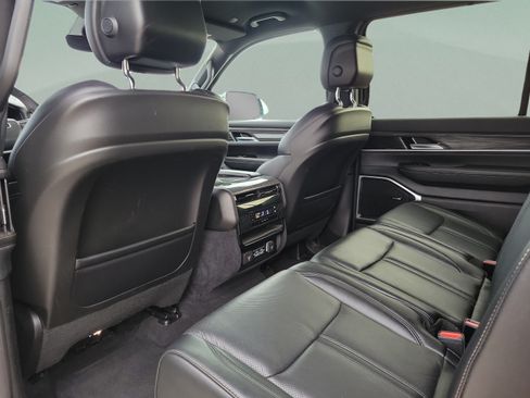 Used 2022 Jeep Wagoneer Series II AWD/4WD image 5