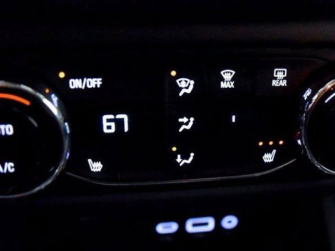 Used 2022 Chevrolet TrailBlazer LT w/ Convenience Package AWD/4WD image 24