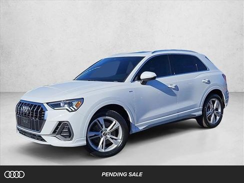 Used 2022 Audi Q3 2.0T Premium Plus w/ Premium Plus Package image 1