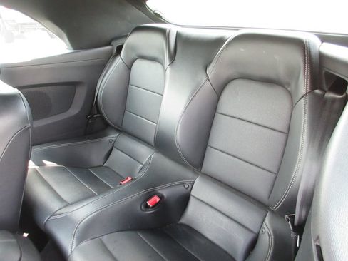 Used 2019 Ford Mustang GT Premium w/ Black Accent Package RWD image 20