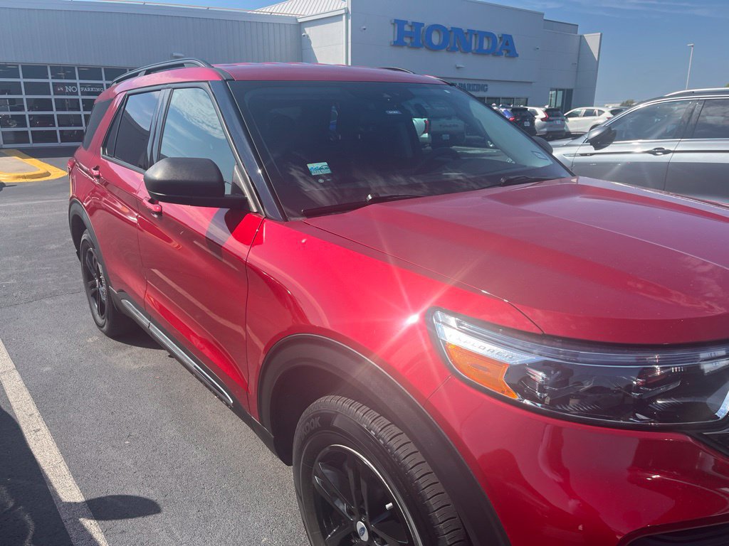 Used 2022 Ford Explorer XLT RWD image 3