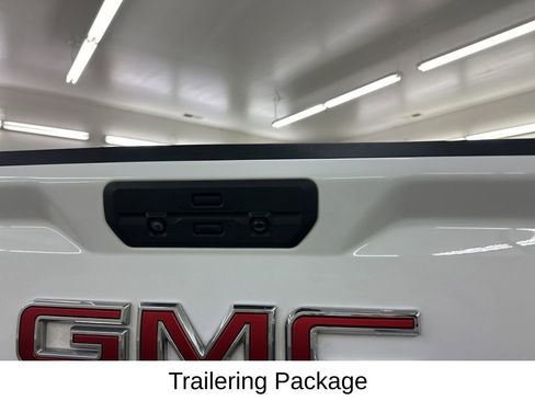 Used 2022 GMC Sierra 1500 AT4 w/ AT4 Preferred Package image 16