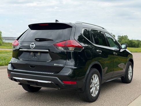 Used 2018 Nissan Rogue SV w/ Premium Package AWD/4WD image 3