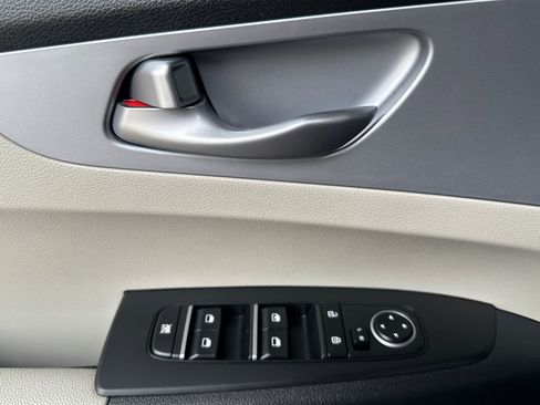 Used 2023 Kia Forte LXS w/ LXS Technology Package image 11