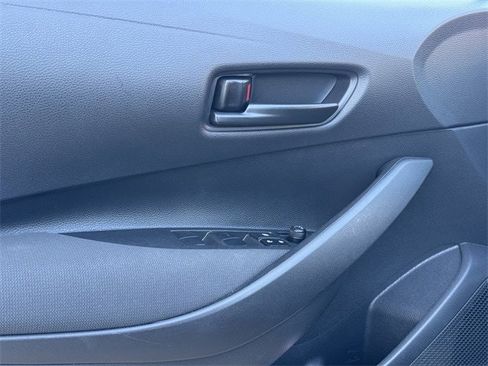 Used 2025 Toyota Corolla LE image 24