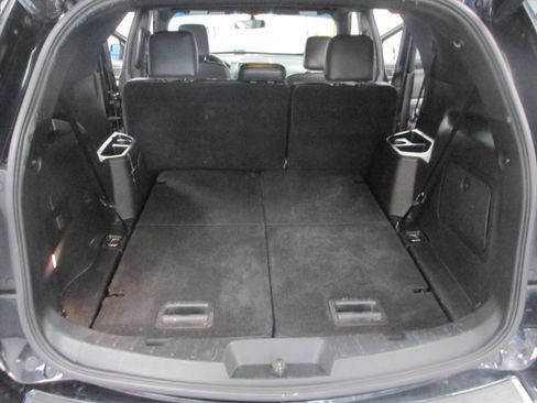 Used 2018 Ford Explorer XLT w/ Equipment Group 202A AWD/4WD image 24