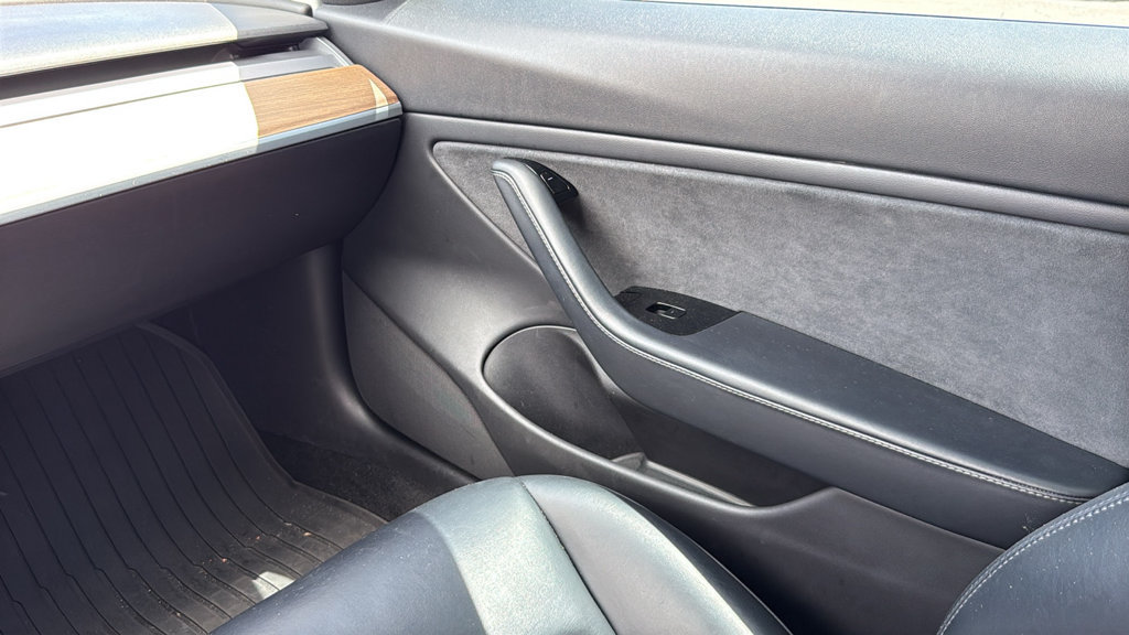 Used 2019 Tesla Model 3 Mid Range RWD image 27