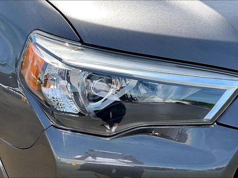 Used 2023 Toyota 4Runner Limited AWD/4WD image 33