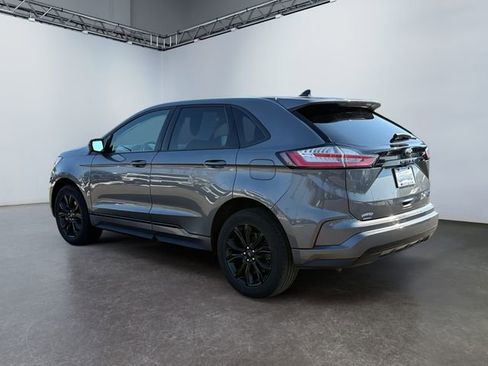 Used 2023 Ford Edge SE w/ Black Appearance Package image 3