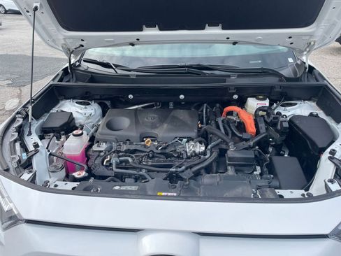 Used 2025 Toyota RAV4 LE image 31