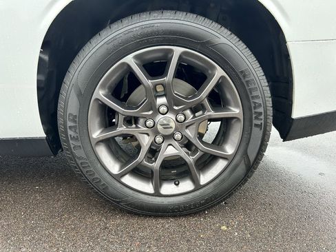 Certified 2018 Dodge Challenger GT image 11