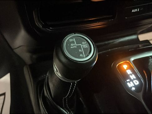 Used 2018 Jeep Wrangler Unlimited Sahara AWD/4WD image 21