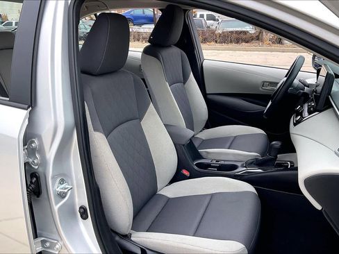 Used 2025 Toyota Corolla LE image 10