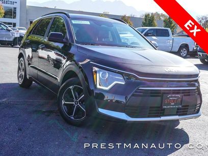 Used 2025 Kia Niro EX