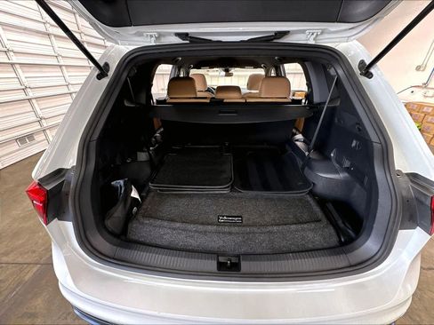 Used 2023 Volkswagen Tiguan SE FWD image 29