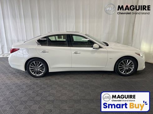 Used 2018 INFINITI Q50 Luxe w/ Cargo Package (L95) AWD/4WD image 3