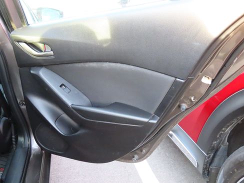 Used 2015 MAZDA MAZDA3 i Sport image 10