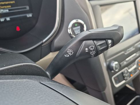 Used 2020 Ford Fusion SE FWD image 24