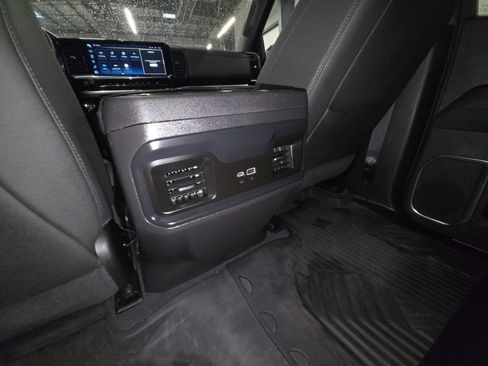 Used 2025 Chevrolet Silverado 1500 LT Trail Boss w/ LT Trail Boss Premium Package AWD/4WD image 34
