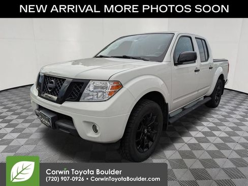 Used 2020 Nissan Frontier SV w/ Midnight Edition Floor Mats AWD/4WD image 3