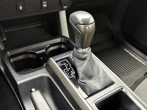 Used 2017 Toyota Tacoma TRD Sport image 24