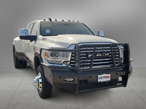 Used 2024 RAM 3500 Limited w/ Towing Technology Group image 3