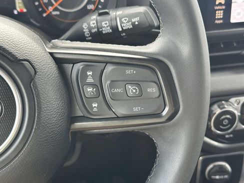 Used 2025 Jeep Wrangler Unlimited Rubicon AWD/4WD image 25