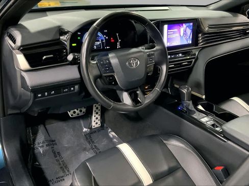 Used 2025 Toyota Camry SE FWD image 18