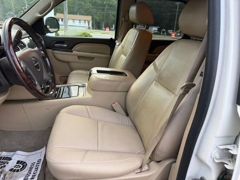 Used 2014 GMC Yukon Denali AWD/4WD image 14