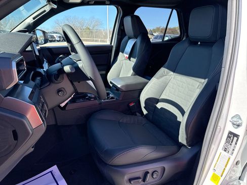 Certified 2026 Toyota 4Runner TRD Off-Road Premium image 13