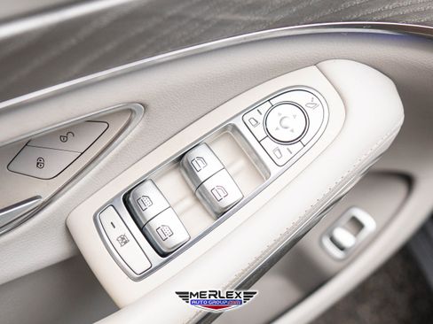 Used 2017 Mercedes-Benz S 550 4MATIC Sedan image 43