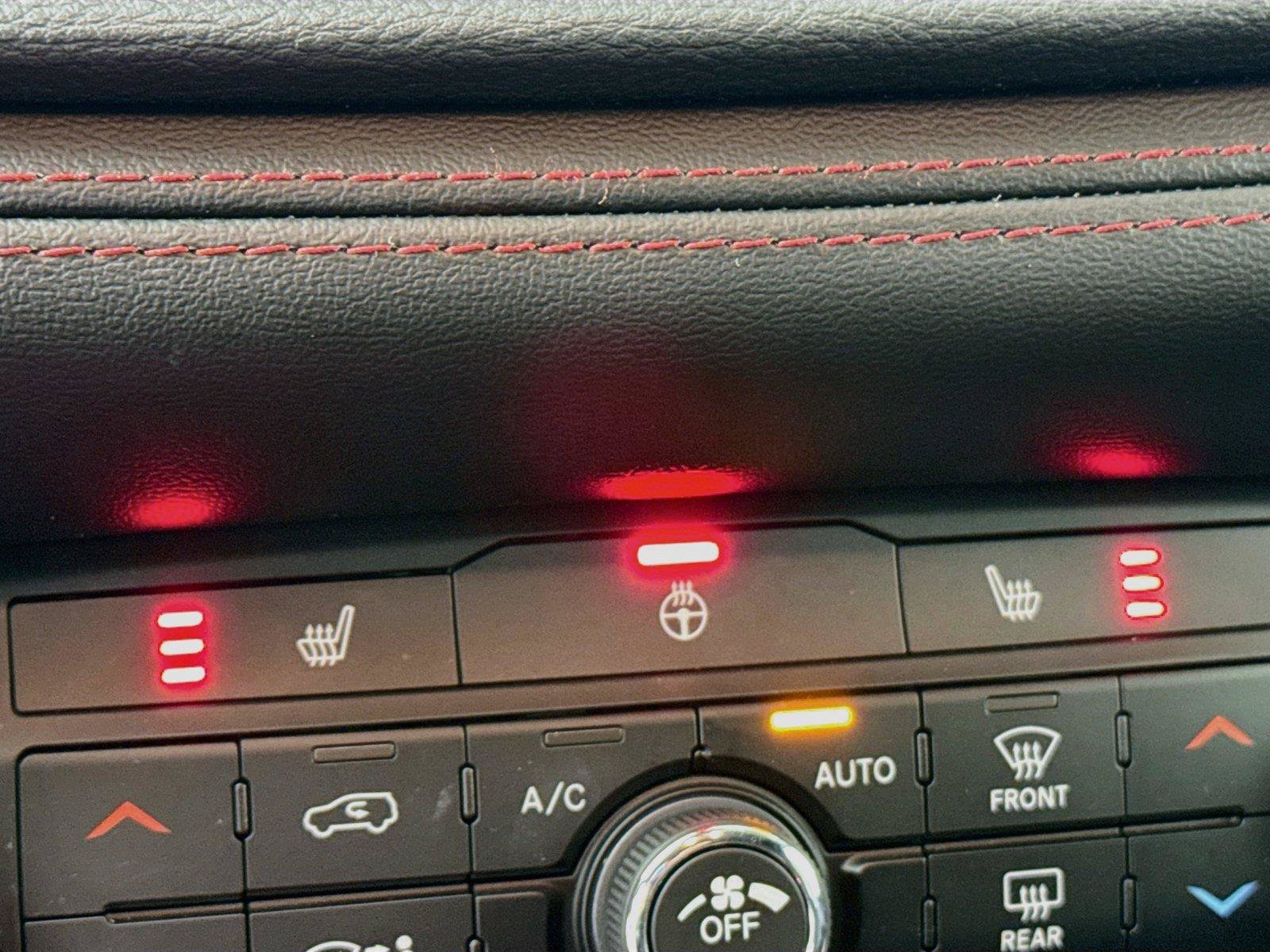 Used 2025 Dodge Durango GT AWD/4WD image 16