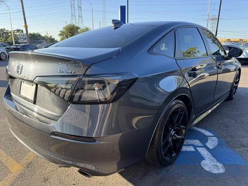 Used 2023 Honda Civic Sport image 5