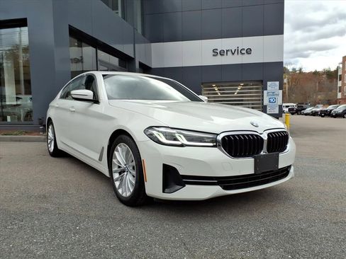 Used 2022 BMW 530i xDrive w/ Convenience Package image 3