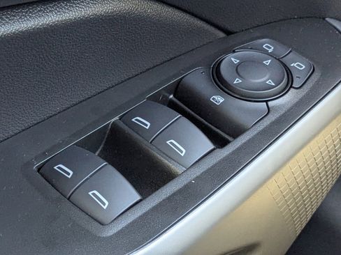 Used 2026 Chevrolet Trax RS w/ Sunroof Package image 23