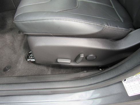 Used 2017 Ford Focus Titanium FWD image 14