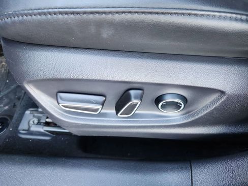 Used 2017 Toyota Prius Prime Premium image 27