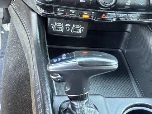 Used 2022 Dodge Durango GT RWD image 17