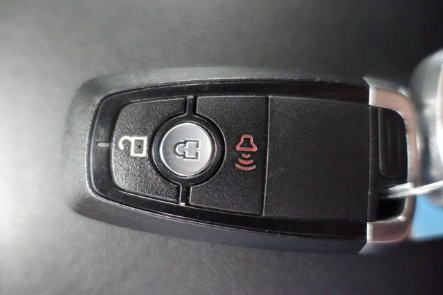 Used 2023 Ford Edge SEL AWD/4WD image 17