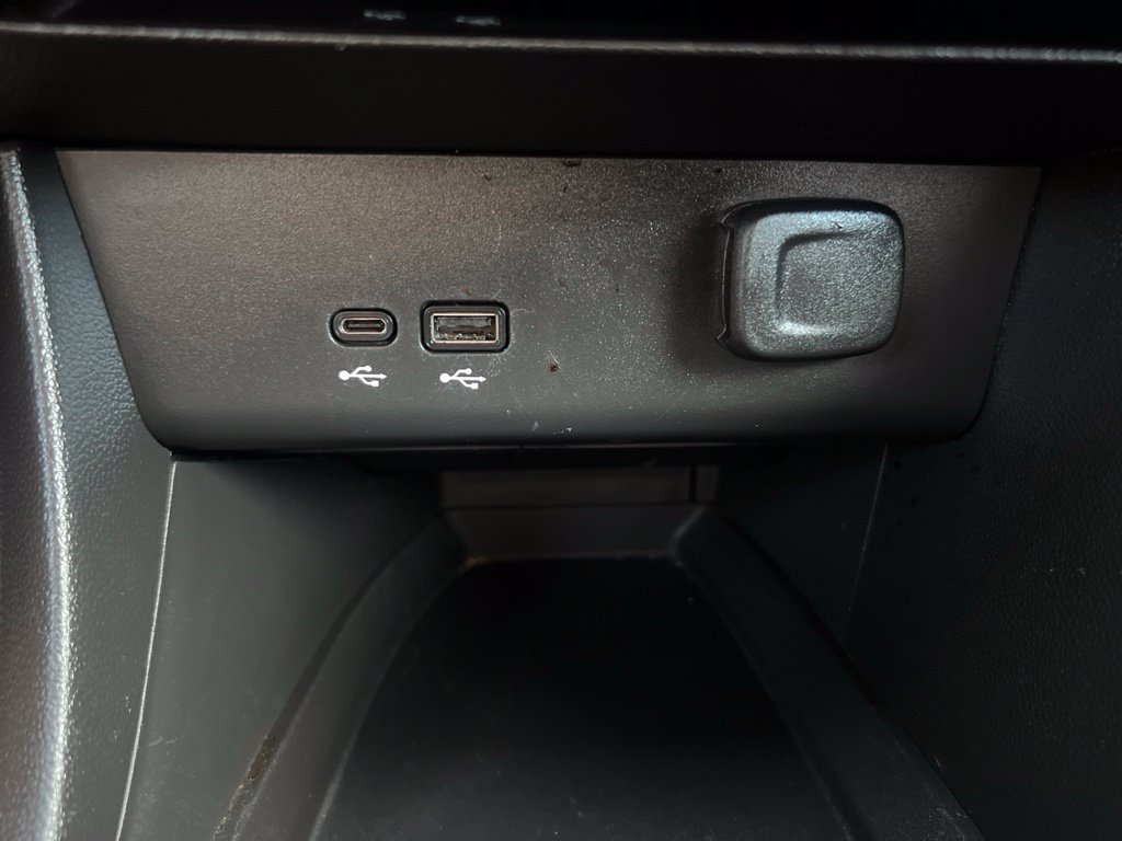 Used 2024 Buick Encore GX Sport Touring FWD image 44