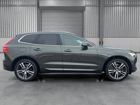 Used 2018 Volvo XC60 T6 Momentum w/ Vision Package image 30