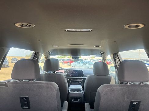 Used 2025 Chevrolet Traverse LT image 36