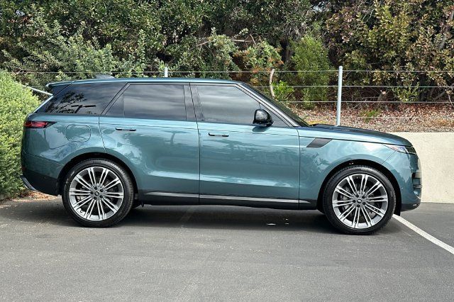 Certified 2025 Land Rover Range Rover Sport SE AWD/4WD image 6