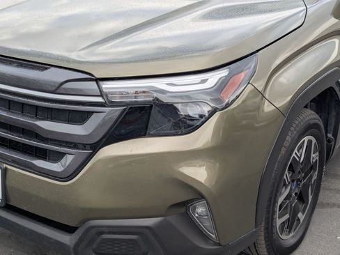 Used 2025 Subaru Forester Premium AWD/4WD image 13