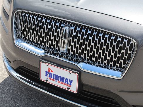 Used 2022 Lincoln Nautilus FWD w/ Premium Package image 6