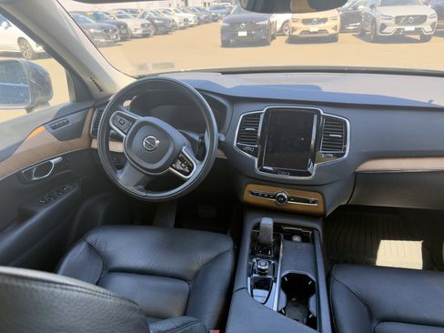 Certified 2022 Volvo XC90 T8 Inscription Expression w/ Advanced Package image 18