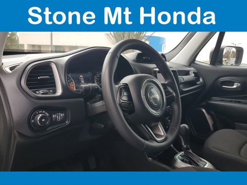 Used 2022 Jeep Renegade Latitude image 19