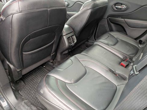 Used 2014 Jeep Cherokee Trailhawk w/ Comfort/Convenience Group image 18